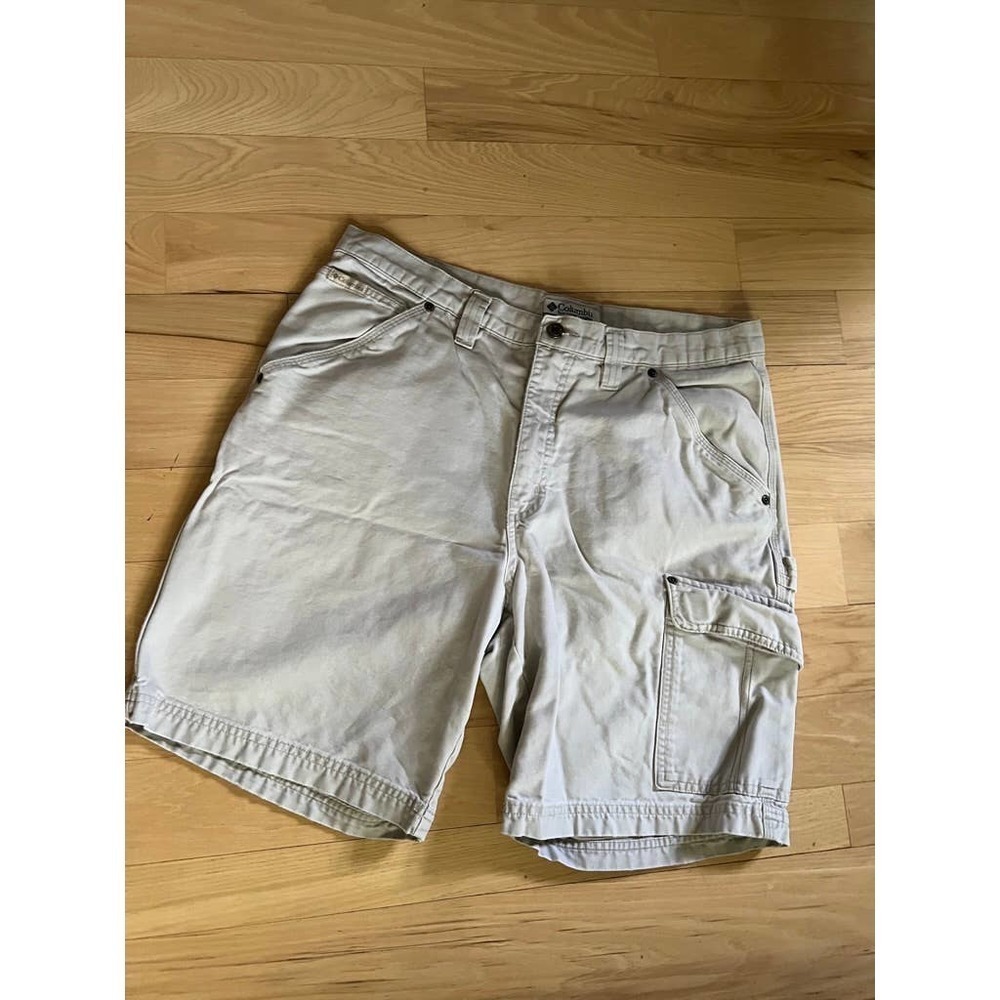 Columbia Cream Cargo Shorts